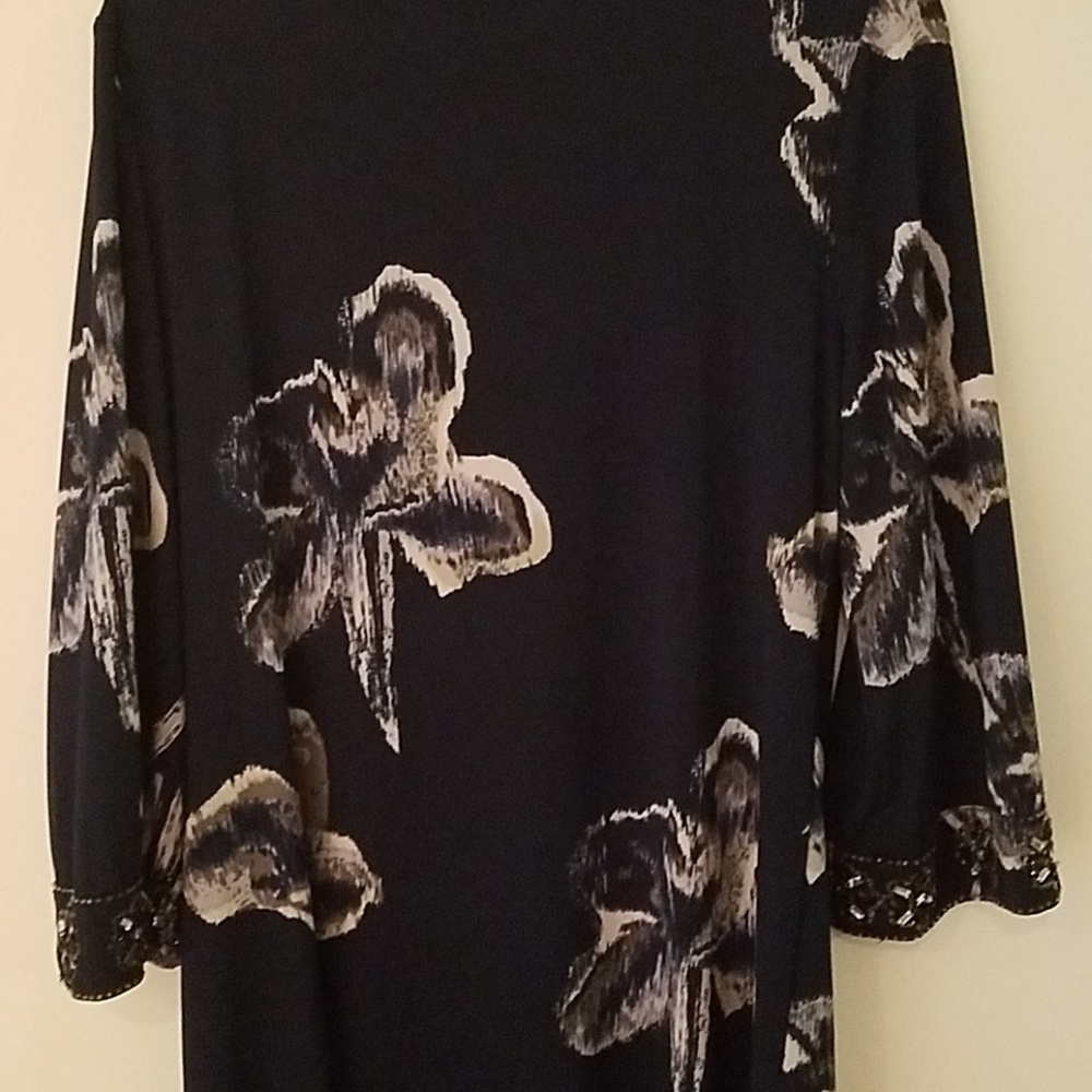 Dress - Picture 5 of 5